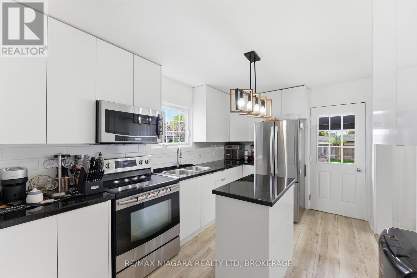 243 Geneva Street, St. Catharines, Ontario  L2R 4R2 - Photo 10 - X13024244