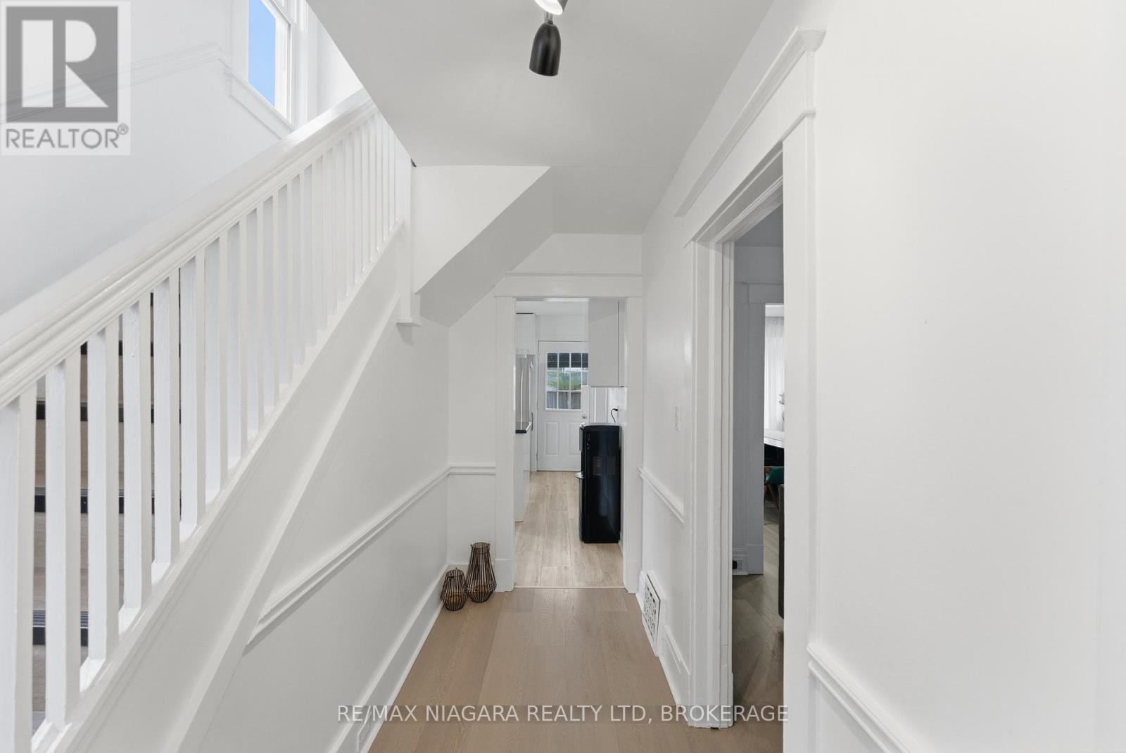 243 Geneva Street, St. Catharines, Ontario  L2R 4R2 - Photo 4 - X13024244