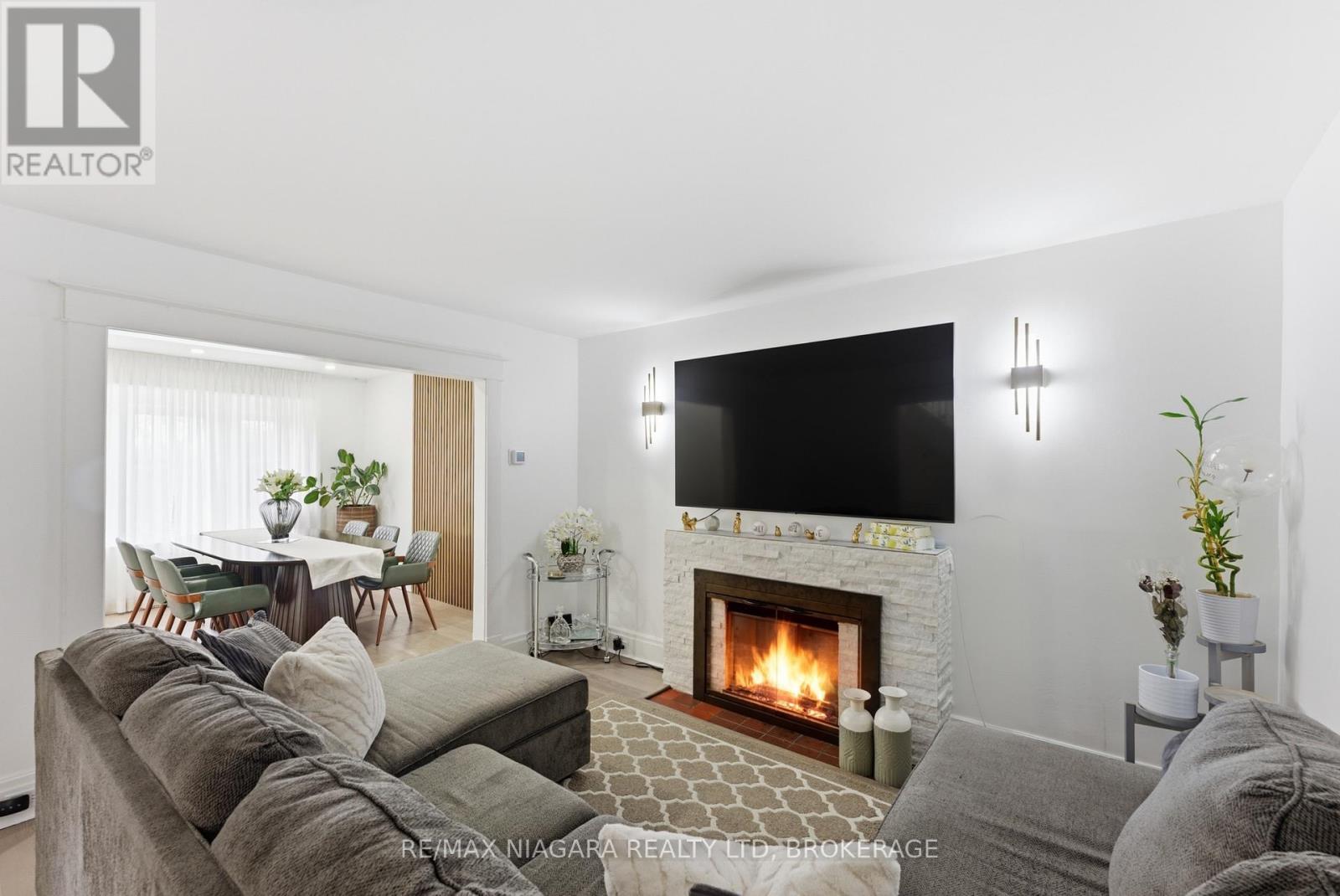 243 Geneva Street, St. Catharines, Ontario  L2R 4R2 - Photo 5 - X13024244