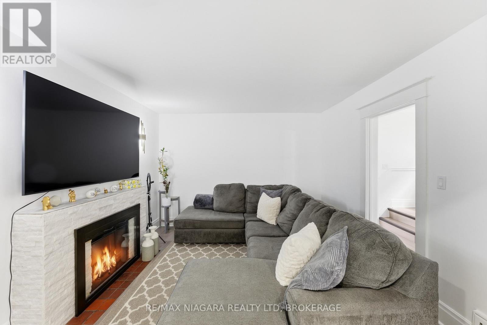 243 Geneva Street, St. Catharines, Ontario  L2R 4R2 - Photo 7 - X13024244