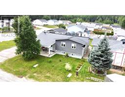 833 Des Rosiers RUE, Dubreuilville, Ontario