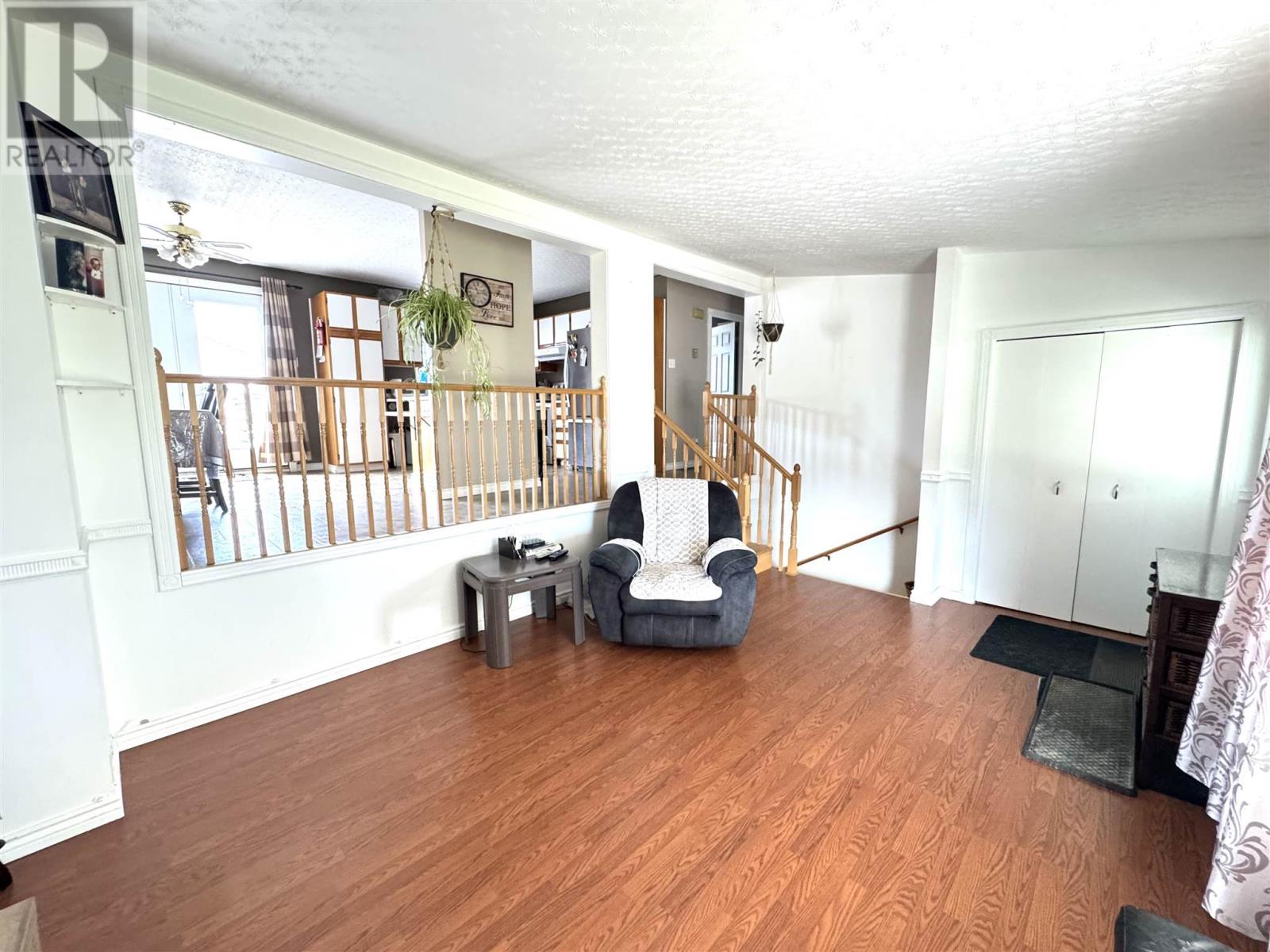 833 Des Rosiers Rue, Dubreuilville, Ontario  P0S 1B0 - Photo 6 - SM260079