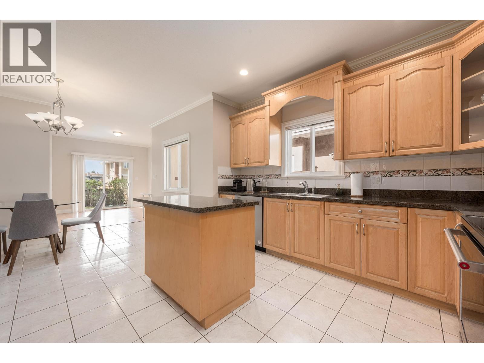 1351 Duthie Avenue, Burnaby, British Columbia  V5A 2R5 - Photo 11 - R3113539