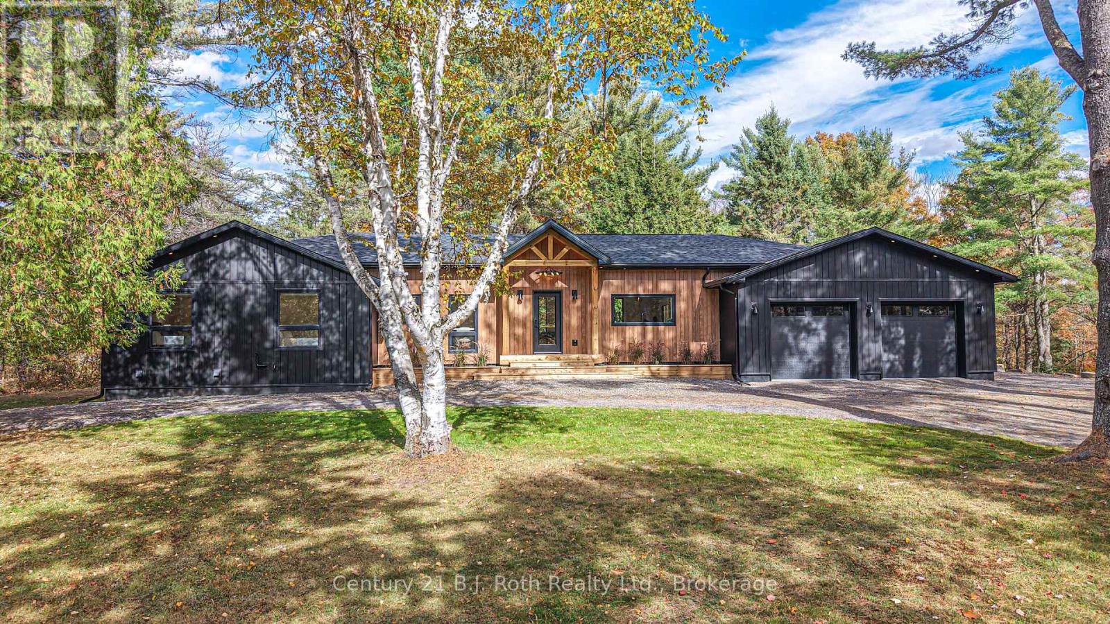 691 SOUTH WASEOSA LAKE ROAD, Huntsville, Ontario