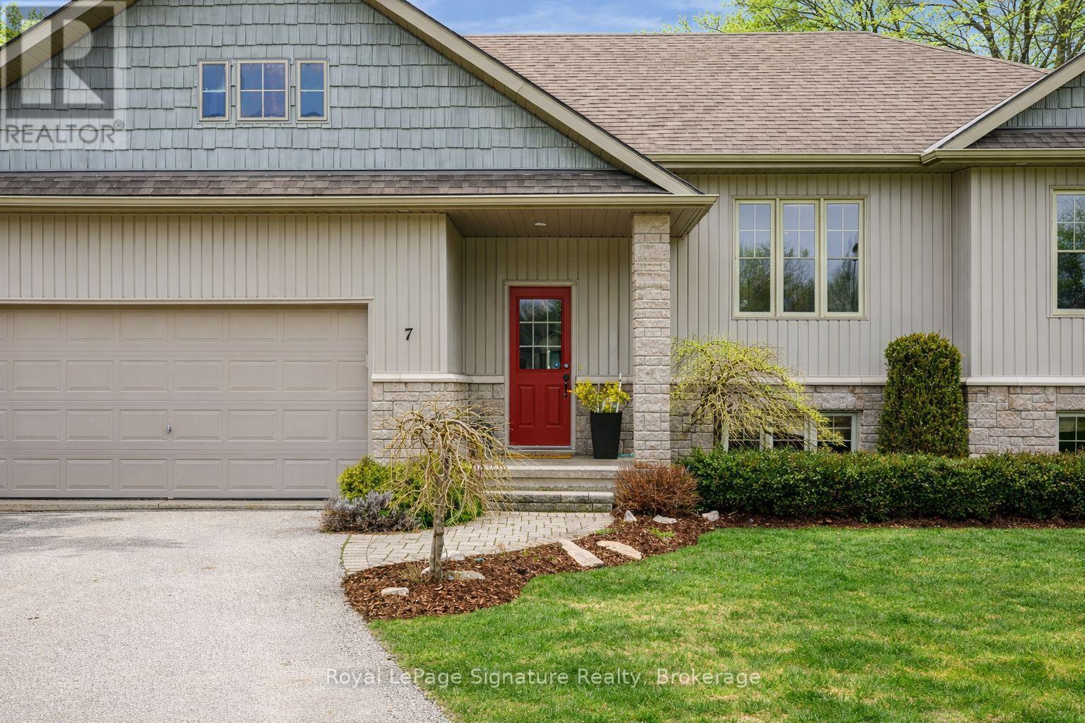 7 Grace Avenue, Meaford, Ontario  N4L 1E7 - Photo 2 - X13024062