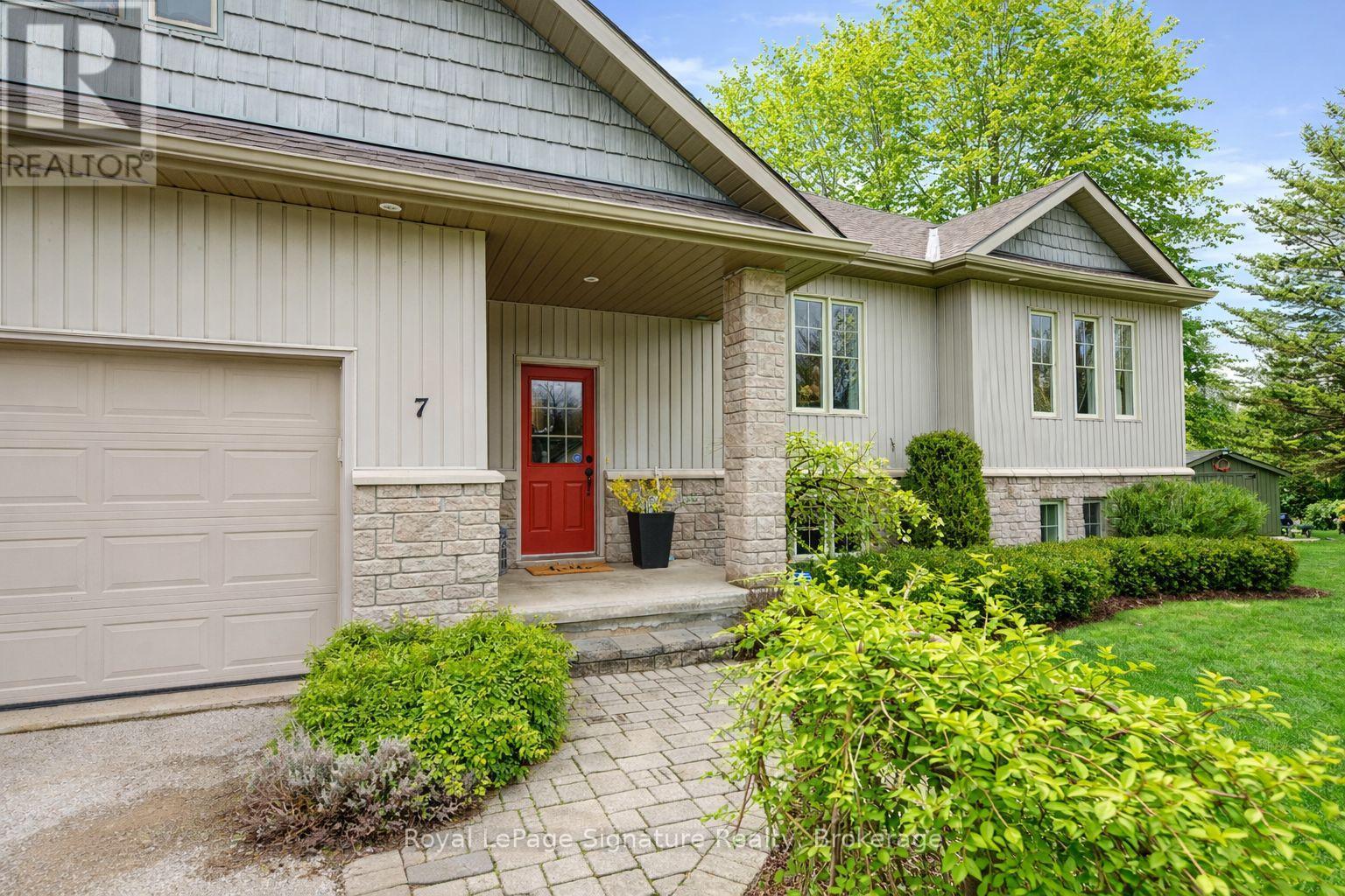 7 Grace Avenue, Meaford, Ontario  N4L 1E7 - Photo 3 - X13024062