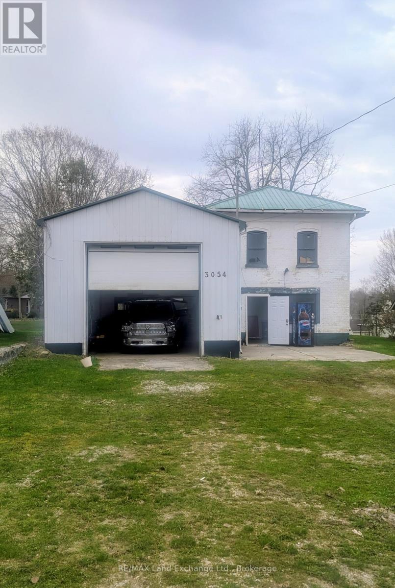 3054 ADELAIDE STREET, Howick, Ontario