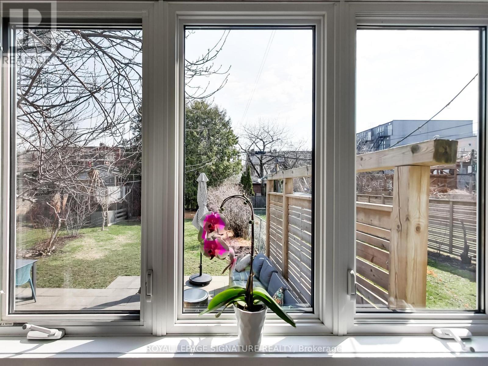 11 Delaware Avenue, Toronto, Ontario  M6H 2S8 - Photo 16 - C13024024