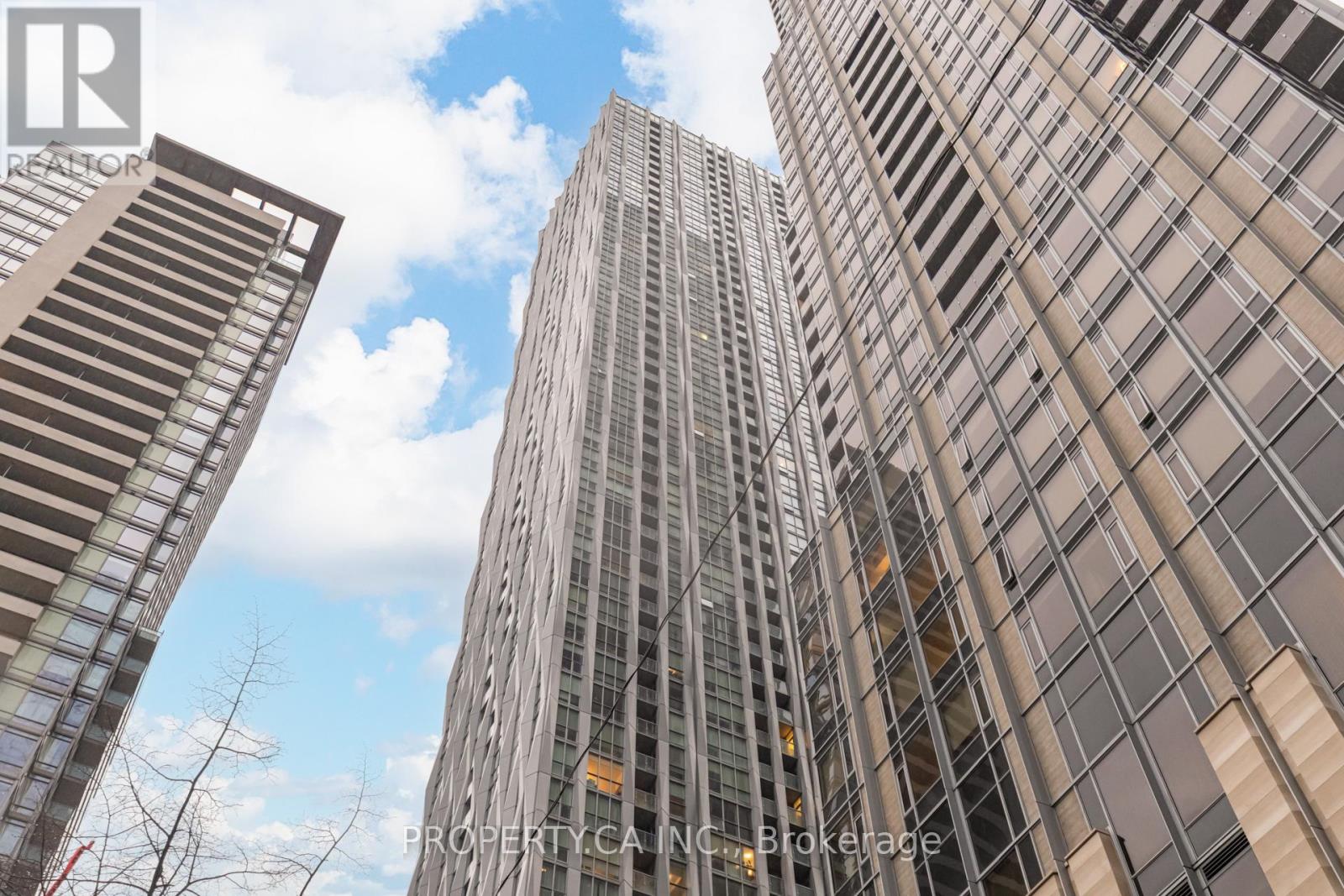 1710 - 1 Yorkville Avenue, Toronto, Ontario  M4W 0B1 - Photo 2 - C13024076