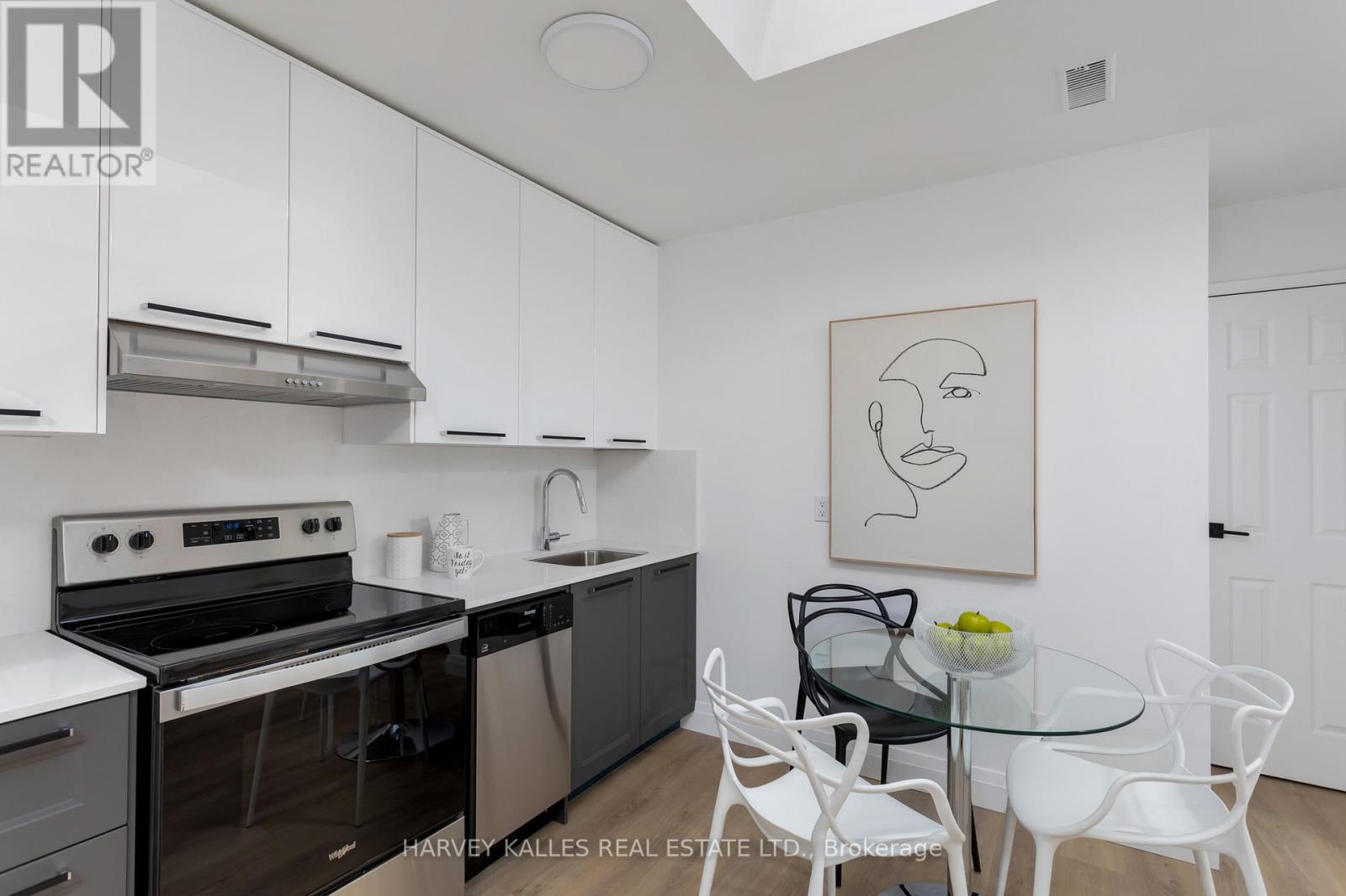 #2 Fl3 - 1106 Dundas Street W, Toronto, Ontario  M6J 1X2 - Photo 11 - C13024086