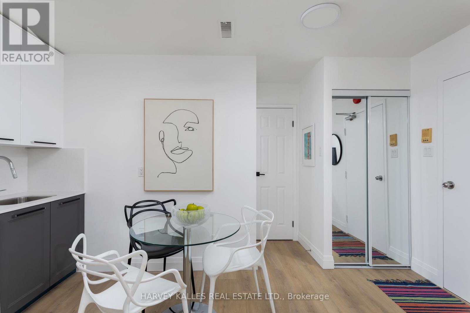 #2 Fl3 - 1106 Dundas Street W, Toronto, Ontario  M6J 1X2 - Photo 13 - C13024086