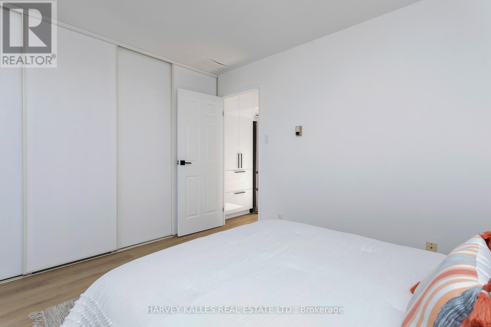 #2 Fl3 - 1106 Dundas Street W, Toronto, Ontario  M6J 1X2 - Photo 24 - C13024086