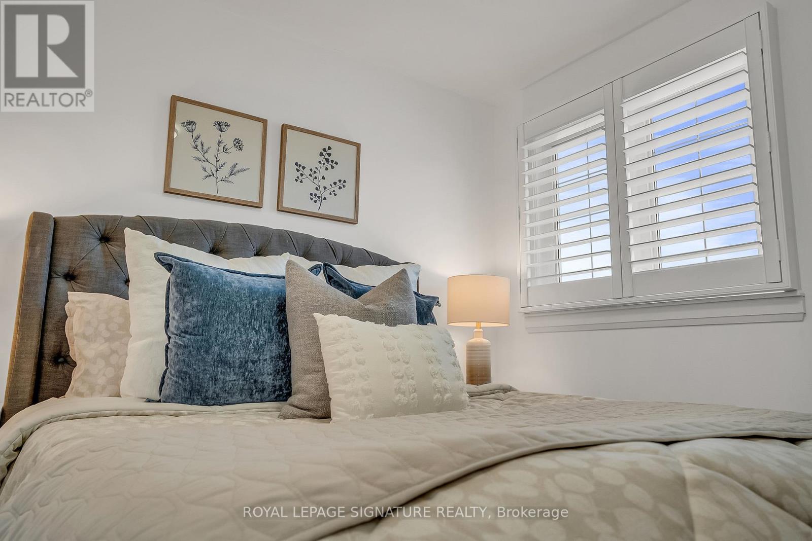 70 Clovelly Avenue, Toronto, Ontario  M6C 1Y3 - Photo 19 - C13024176