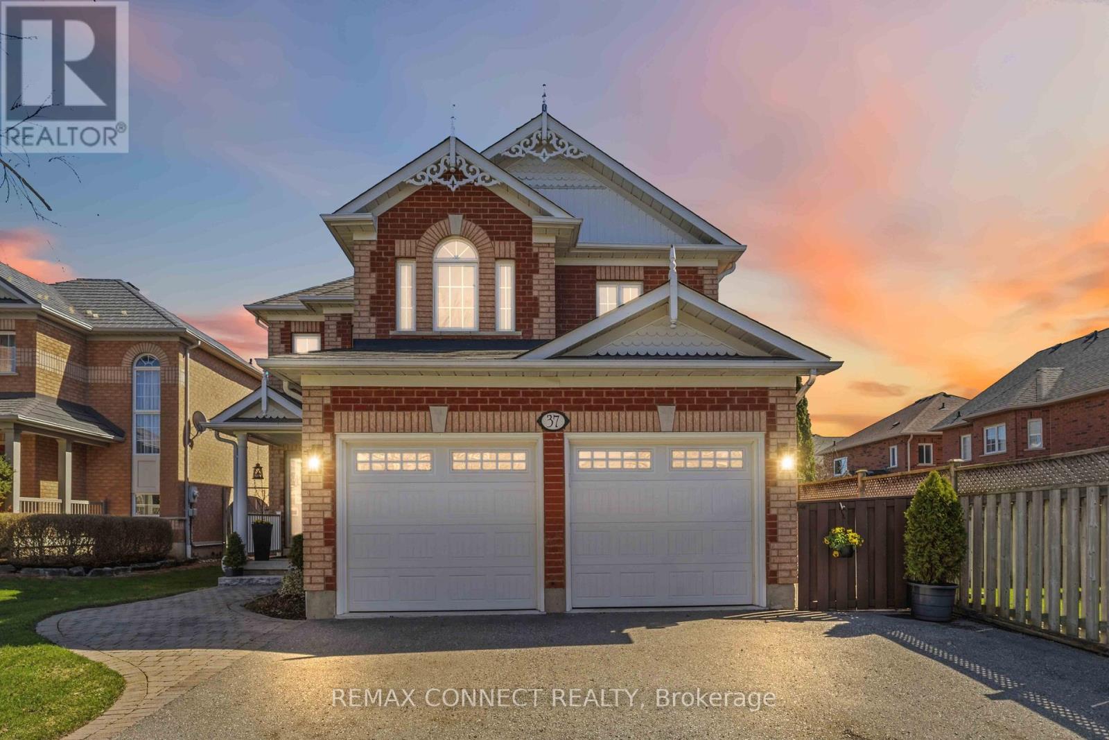 37 DUGGAN AVENUE, Whitby, Ontario