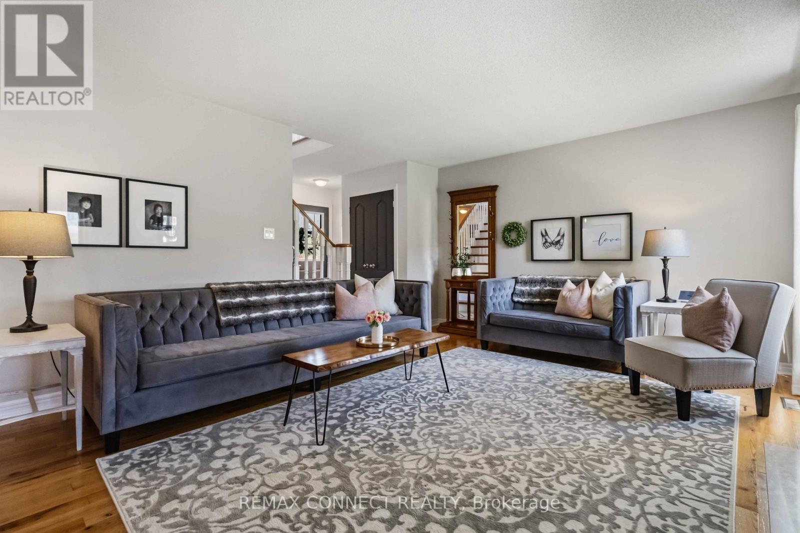 37 Duggan Avenue, Whitby, Ontario  L1M 1J1 - Photo 10 - E13023924