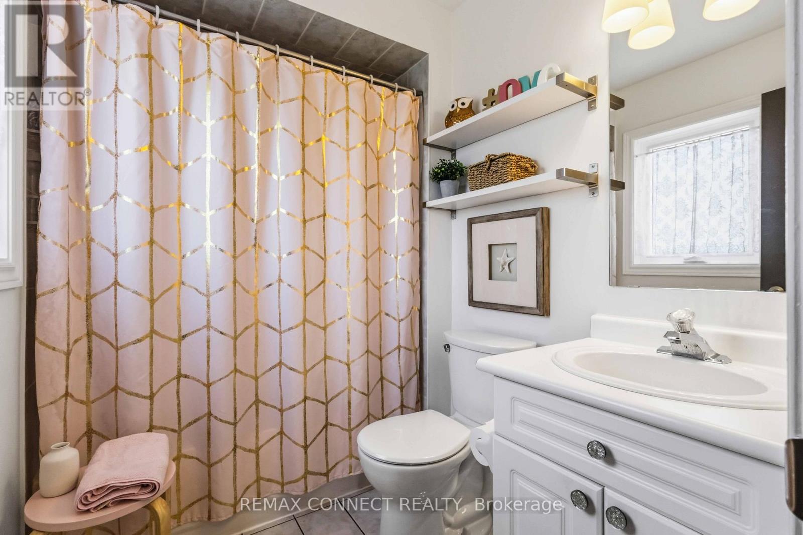 37 Duggan Avenue, Whitby, Ontario  L1M 1J1 - Photo 22 - E13023924