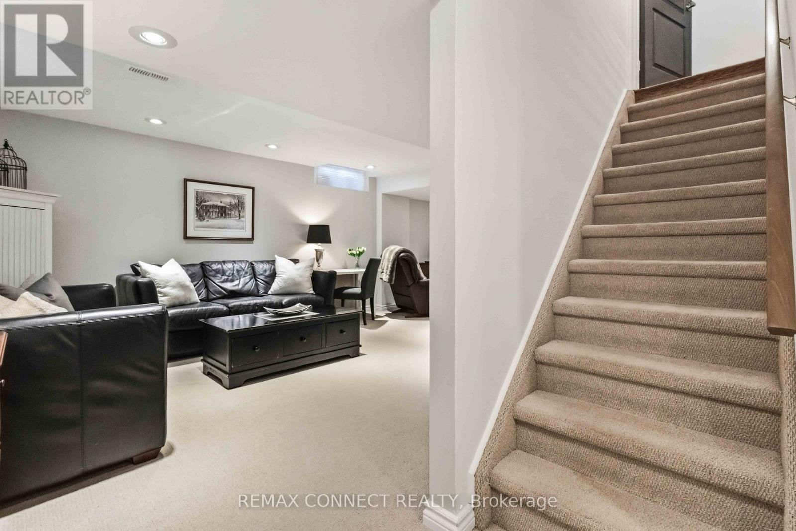 37 Duggan Avenue, Whitby, Ontario  L1M 1J1 - Photo 27 - E13023924