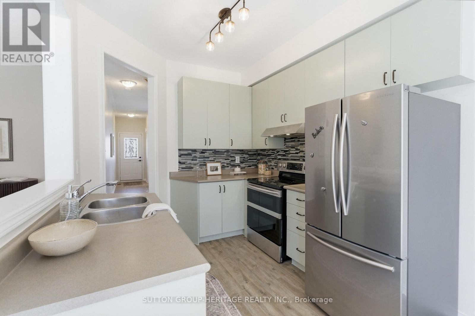 54 Tallships Drive, Whitby, Ontario  L1N 9X7 - Photo 14 - E13023932