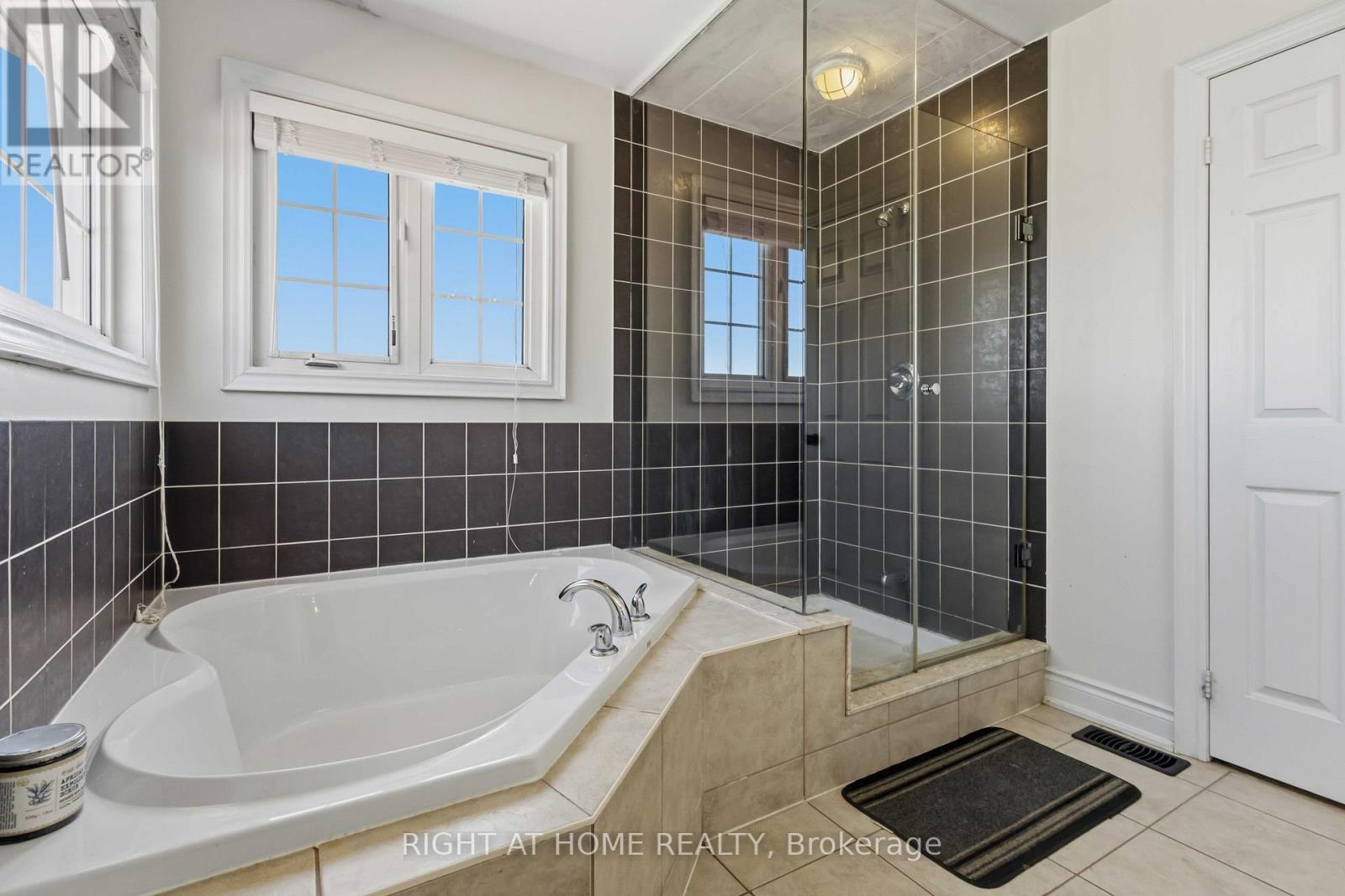 1649 Quail Run Drive, Oshawa, Ontario  L1K 0L9 - Photo 25 - E13024054