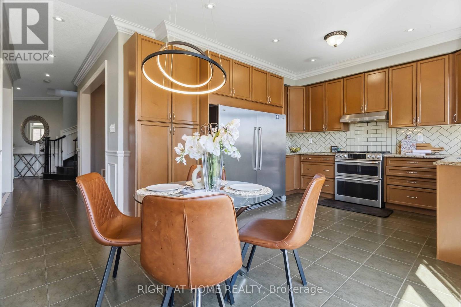 1649 Quail Run Drive, Oshawa, Ontario  L1K 0L9 - Photo 9 - E13024054