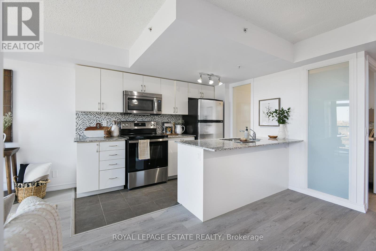 505 - 280 Donlands Avenue, Toronto, Ontario  M4J 0A3 - Photo 11 - E13024068