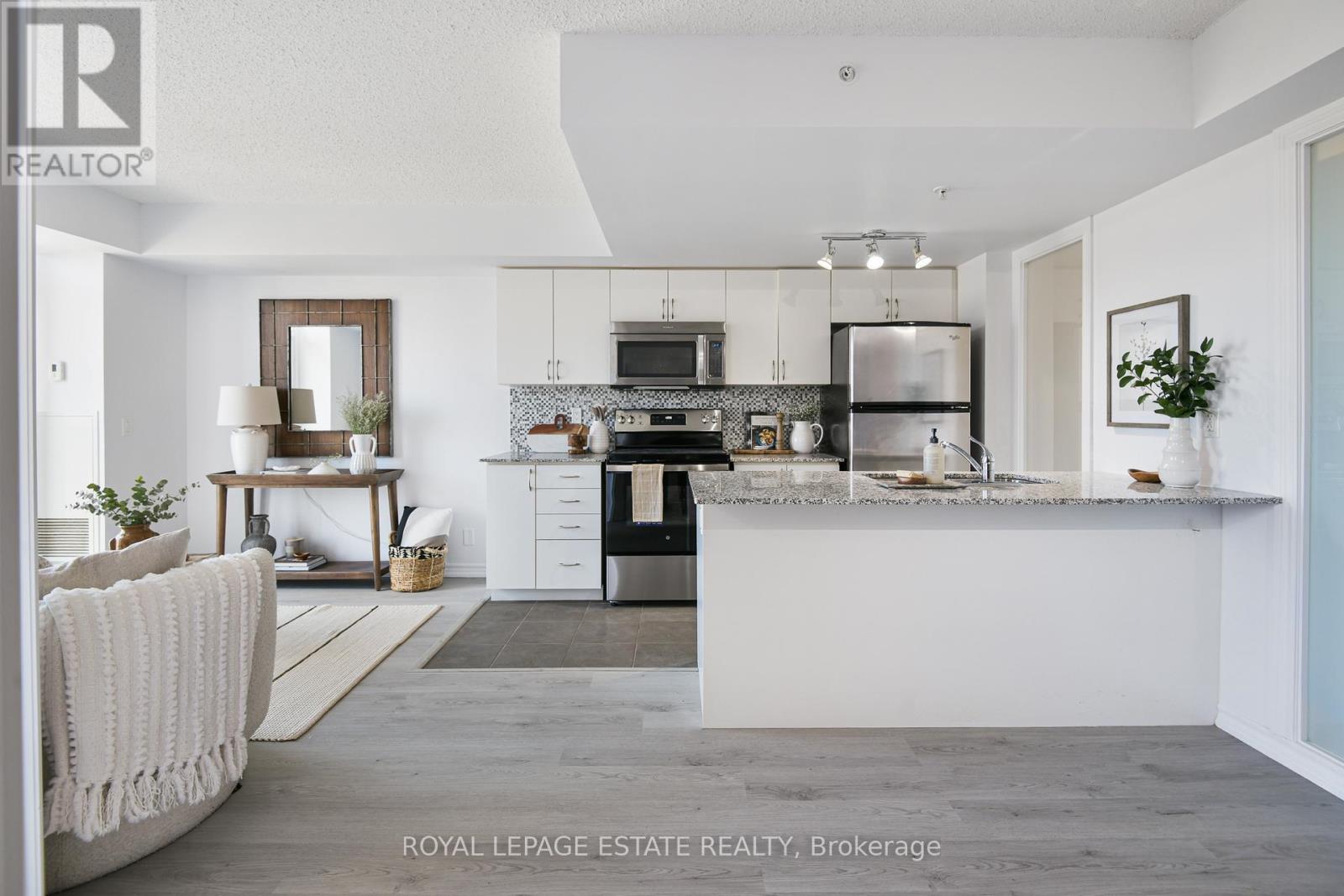 505 - 280 Donlands Avenue, Toronto, Ontario  M4J 0A3 - Photo 2 - E13024068