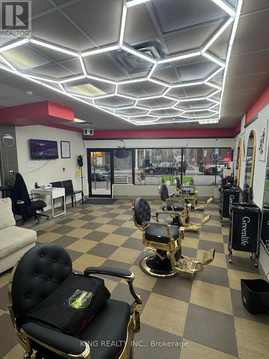 733 BROADVIEW AVENUE, Toronto, Ontario