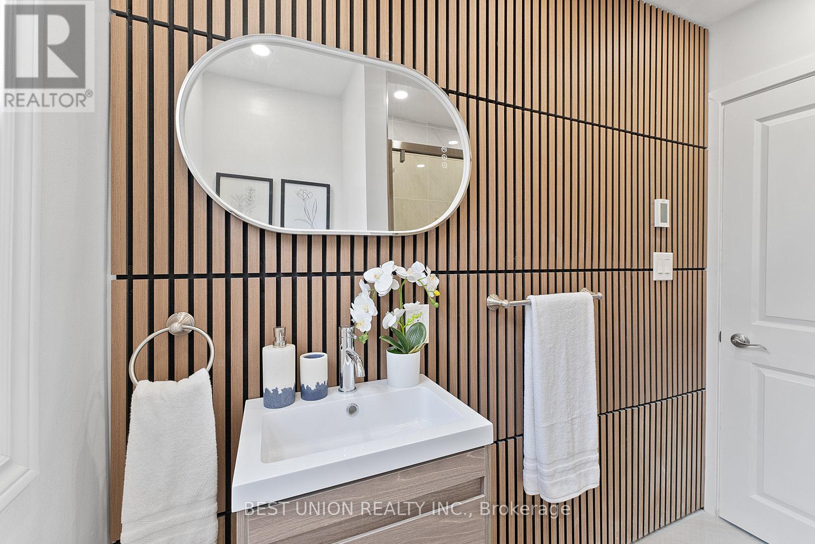 898 Greenwood Avenue, Toronto, Ontario  M4J 4B8 - Photo 23 - E13024174