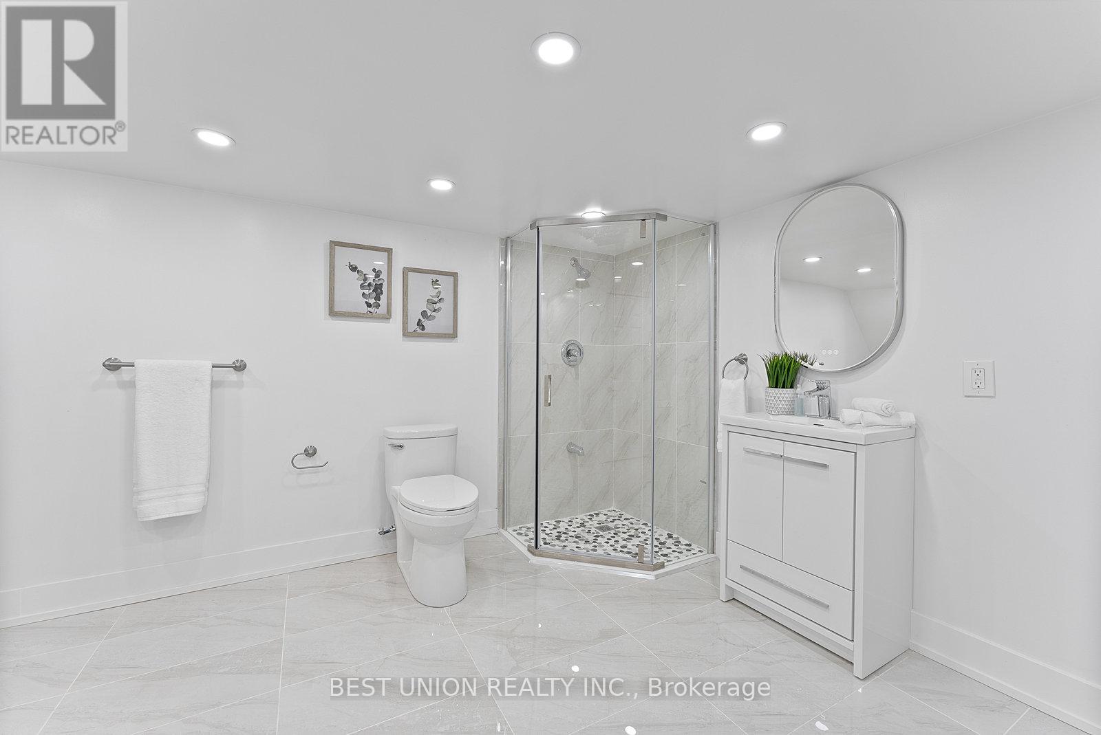 898 Greenwood Avenue, Toronto, Ontario  M4J 4B8 - Photo 29 - E13024174