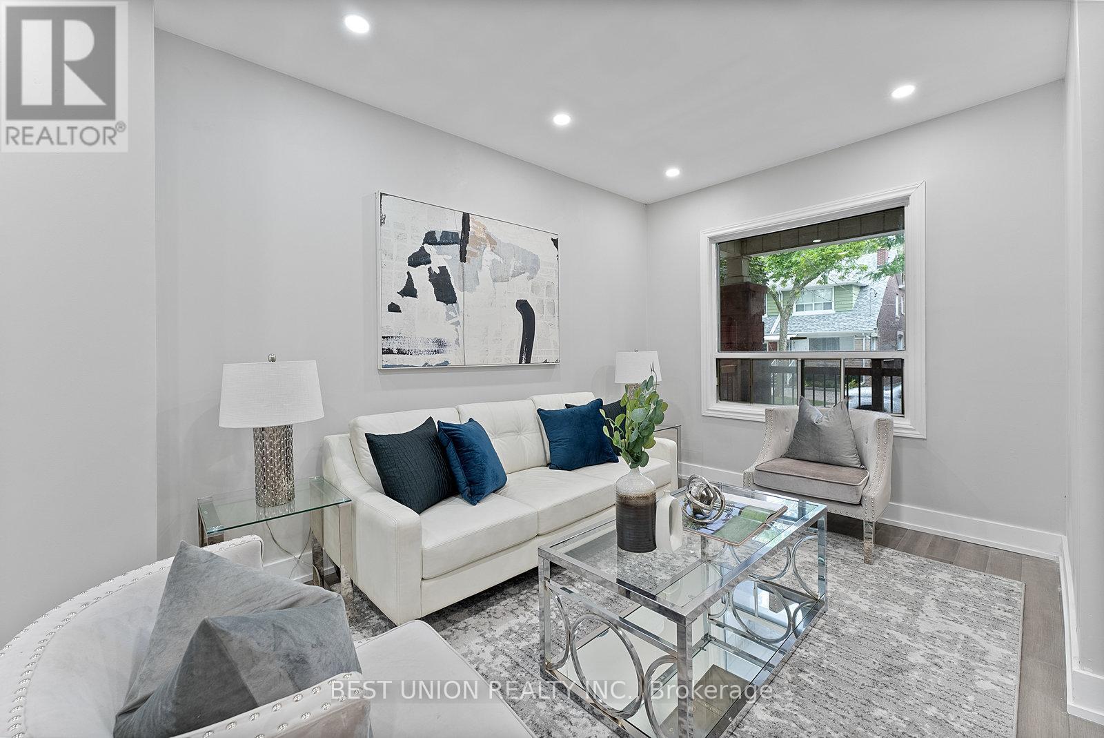 898 Greenwood Avenue, Toronto, Ontario  M4J 4B8 - Photo 7 - E13024174