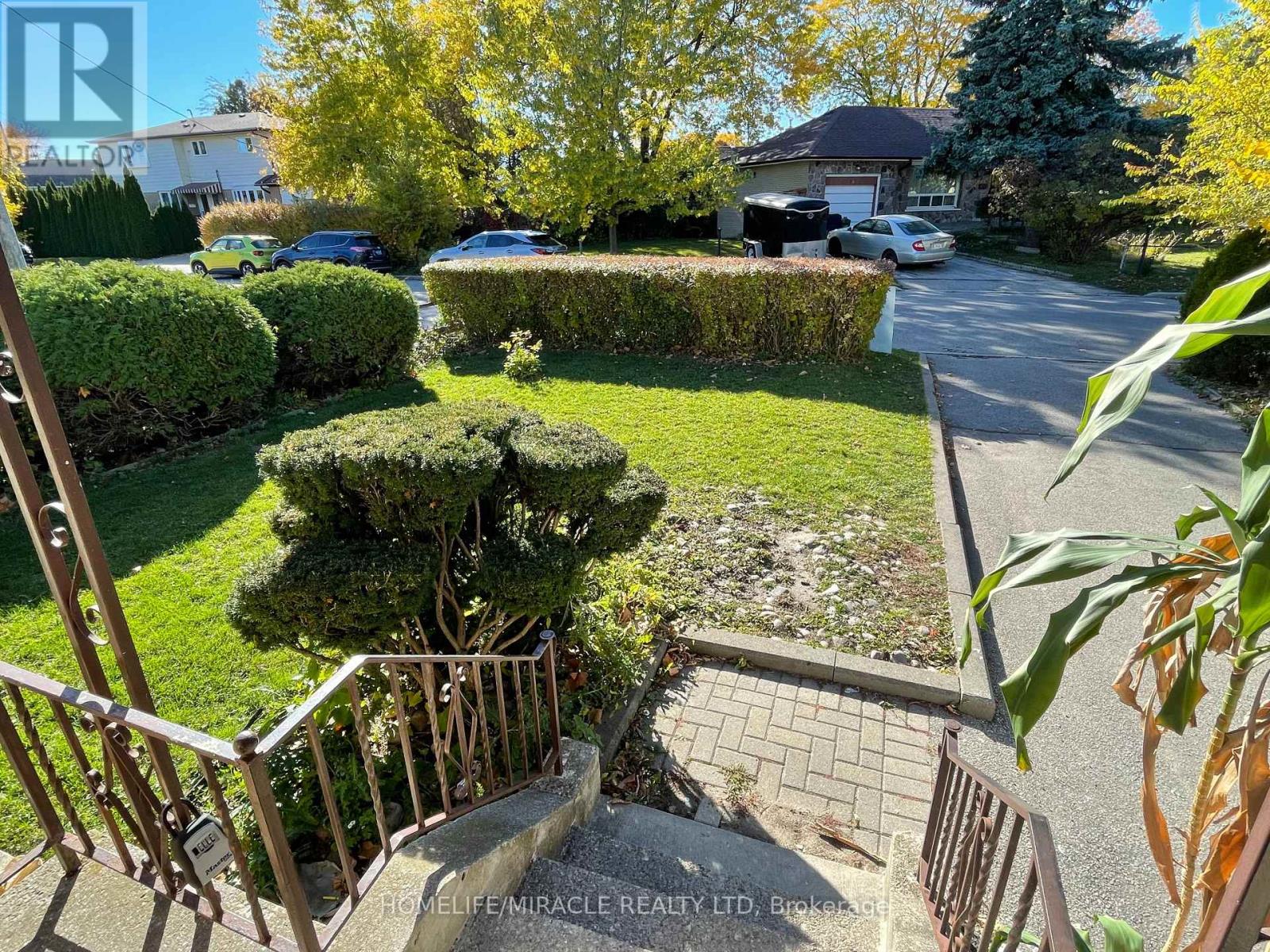 Main Floor - 45 Martorino Drive, Toronto, Ontario  M1K 2J3 - Photo 15 - E13024182