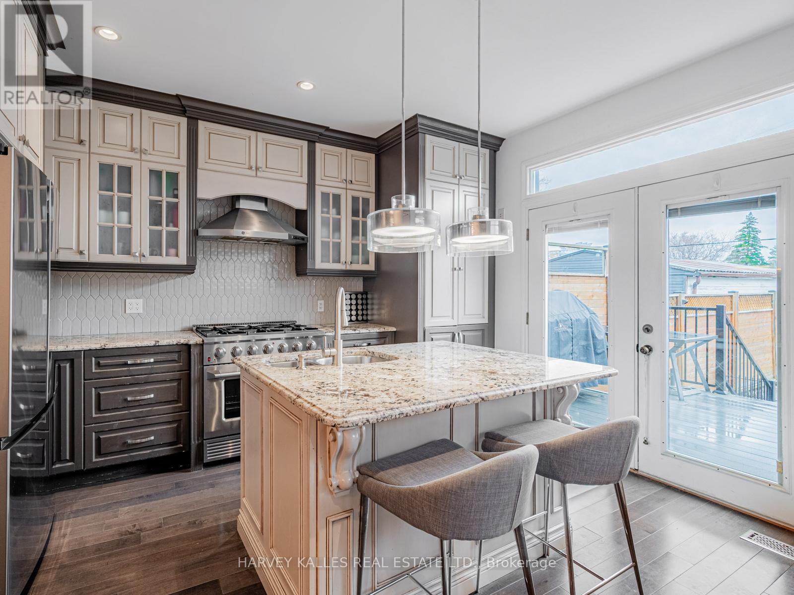 358 Mortimer Avenue, Toronto, Ontario  M4J 2E2 - Photo 13 - E13024200