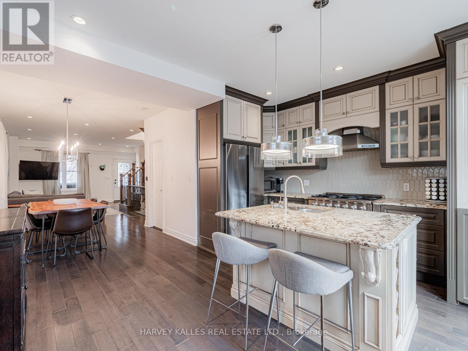 358 Mortimer Avenue, Toronto, Ontario  M4J 2E2 - Photo 16 - E13024200