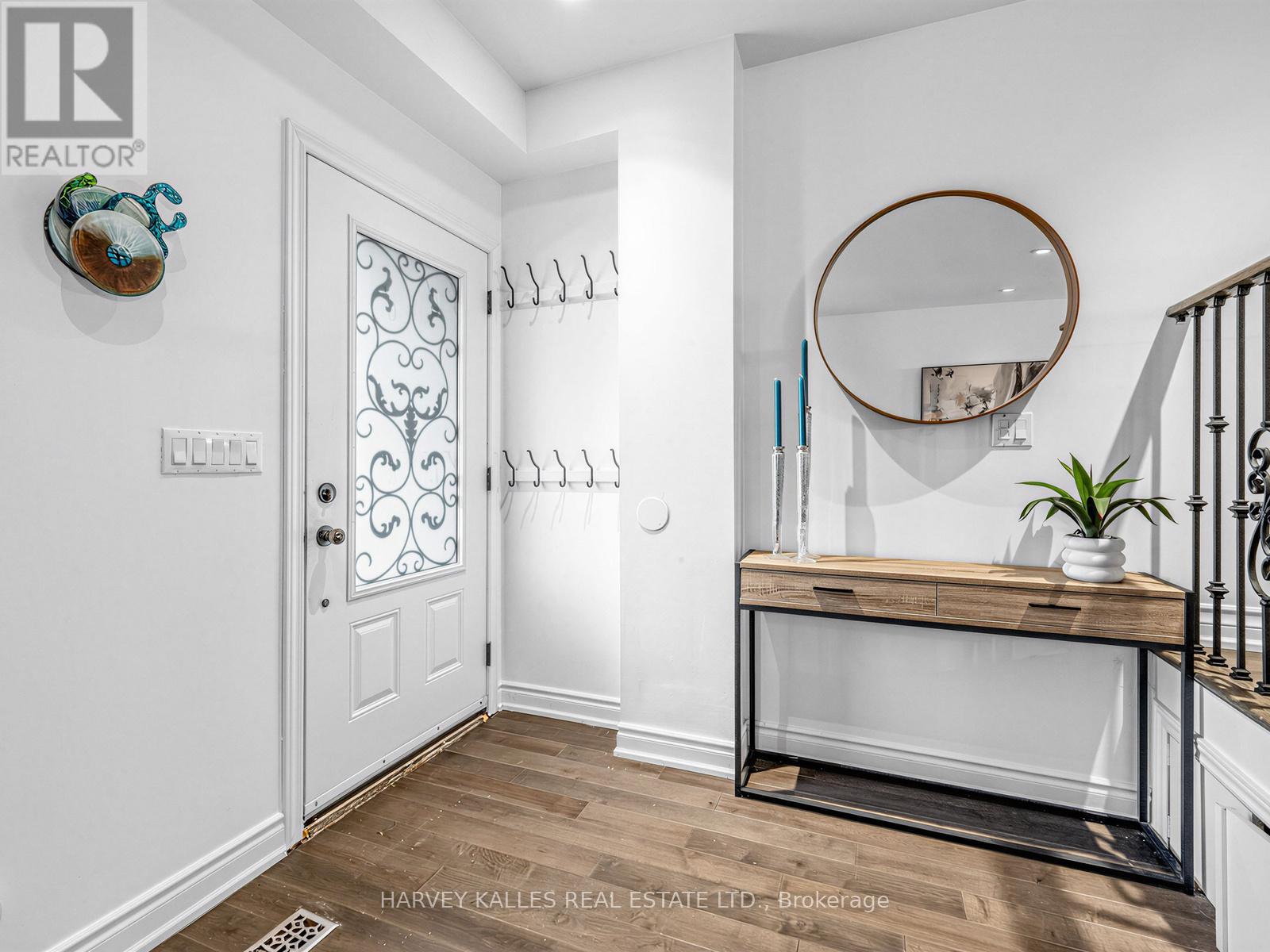 358 Mortimer Avenue, Toronto, Ontario  M4J 2E2 - Photo 4 - E13024200