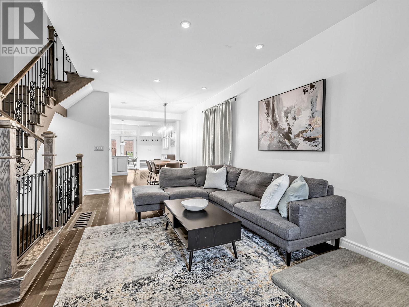 358 Mortimer Avenue, Toronto, Ontario  M4J 2E2 - Photo 5 - E13024200