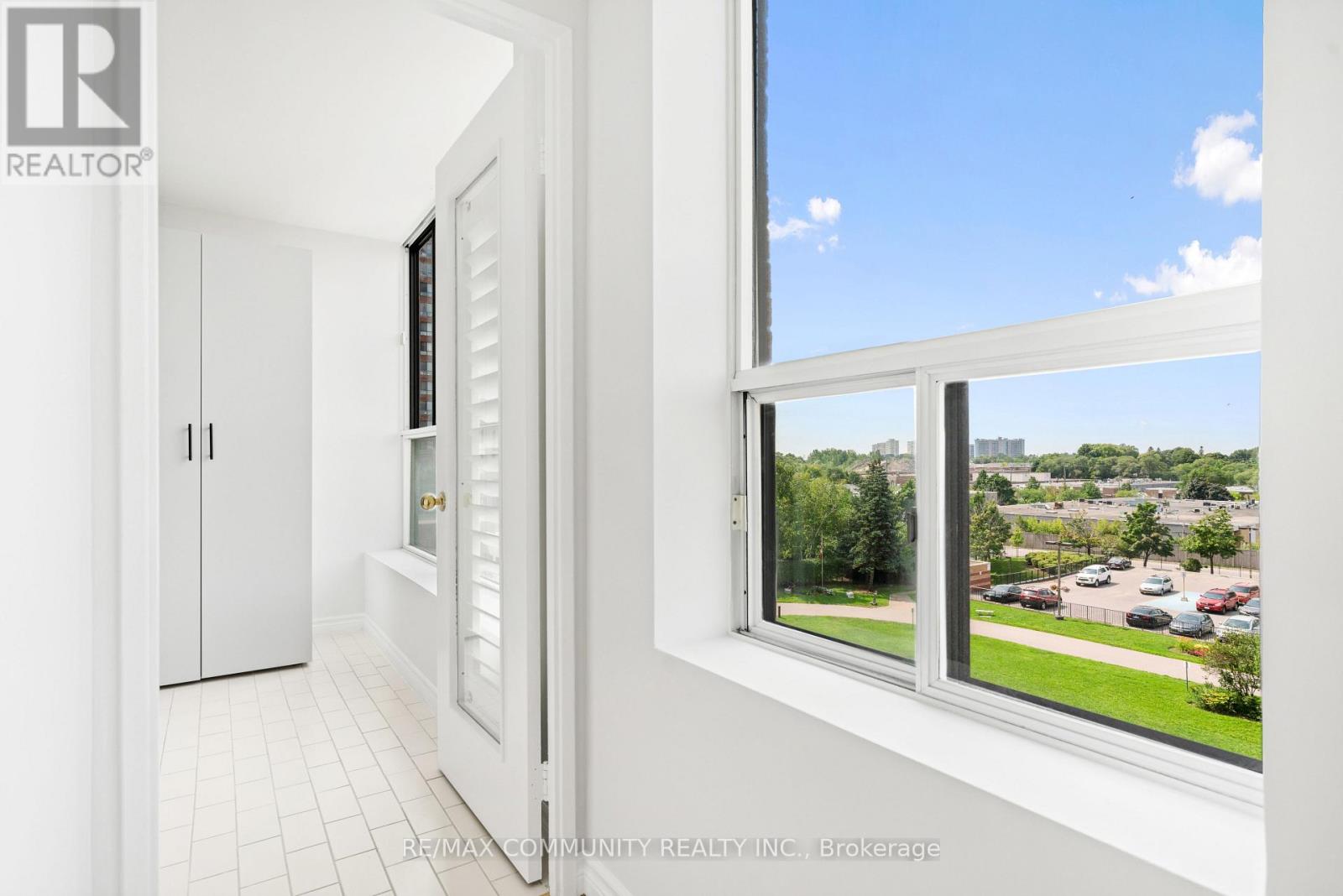 501 - 330 Mccowan Road, Toronto, Ontario  M1J 3N3 - Photo 24 - E13024306