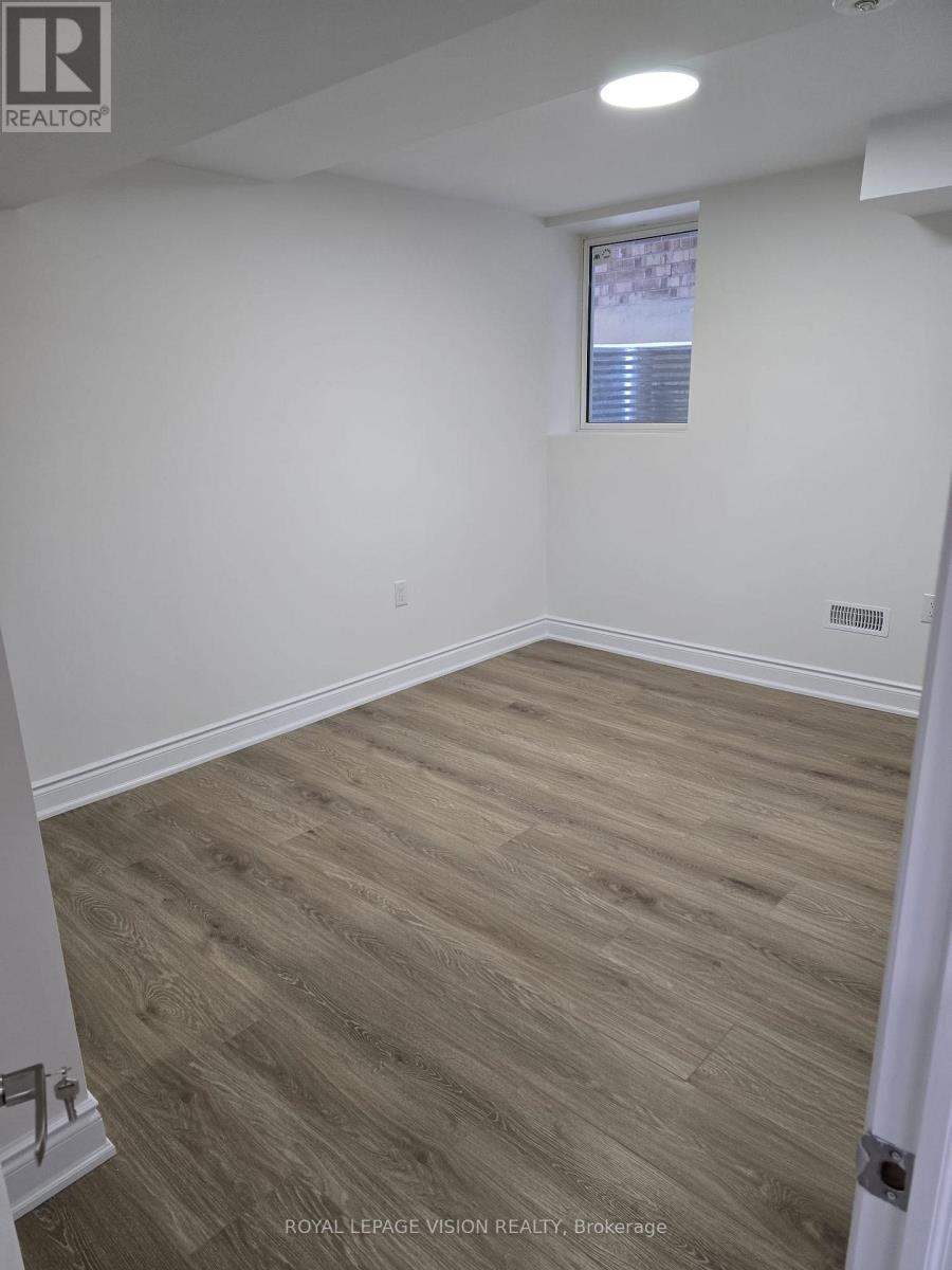 33 Bremner Street, Whitby, Ontario  L1R 1W5 - Photo 39 - E13000854