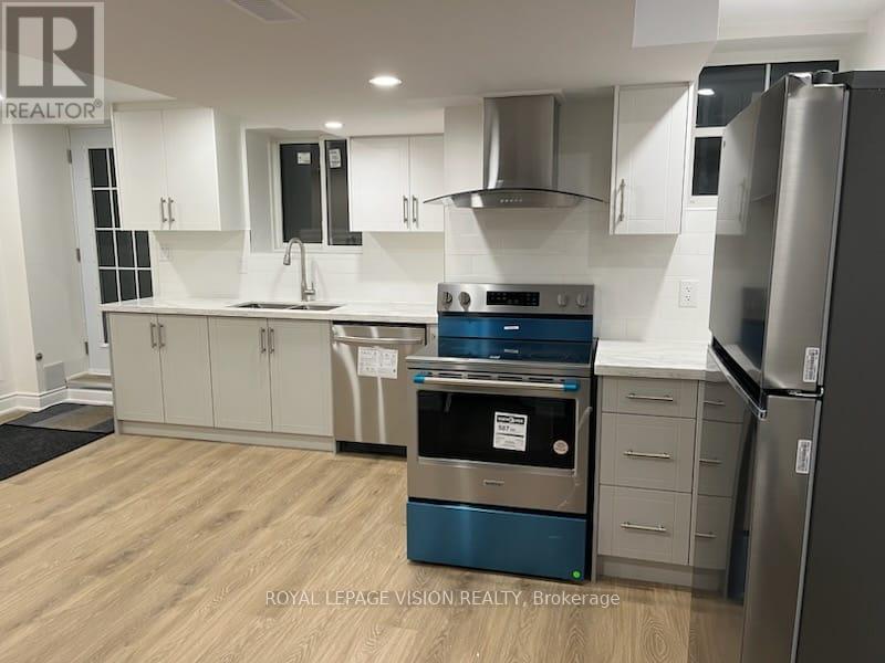 33 Bremner Street, Whitby, Ontario  L1R 1W5 - Photo 25 - E13000854