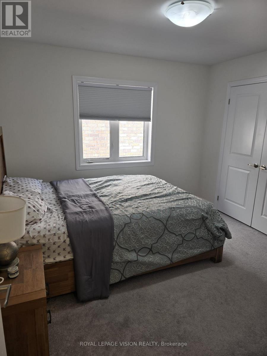 33 Bremner Street, Whitby, Ontario  L1R 1W5 - Photo 18 - E13000854