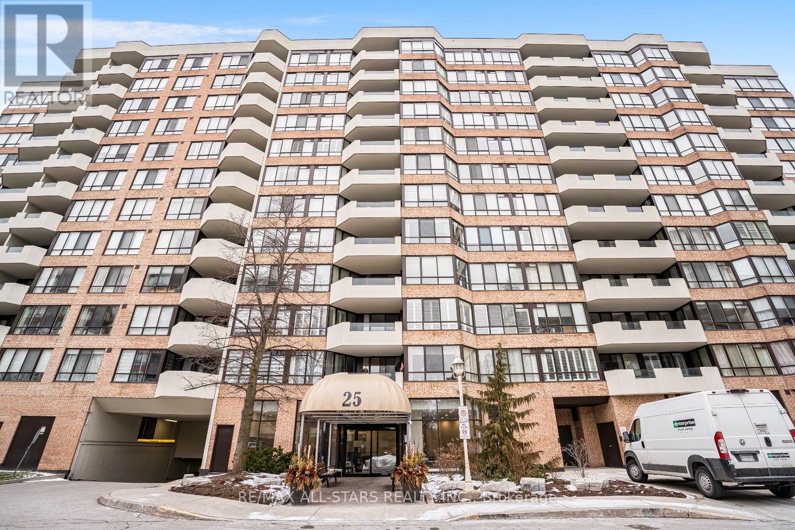 817 - 25 Austin Drive, Markham, Ontario  L3R 8H4 - Photo 2 - N12891272