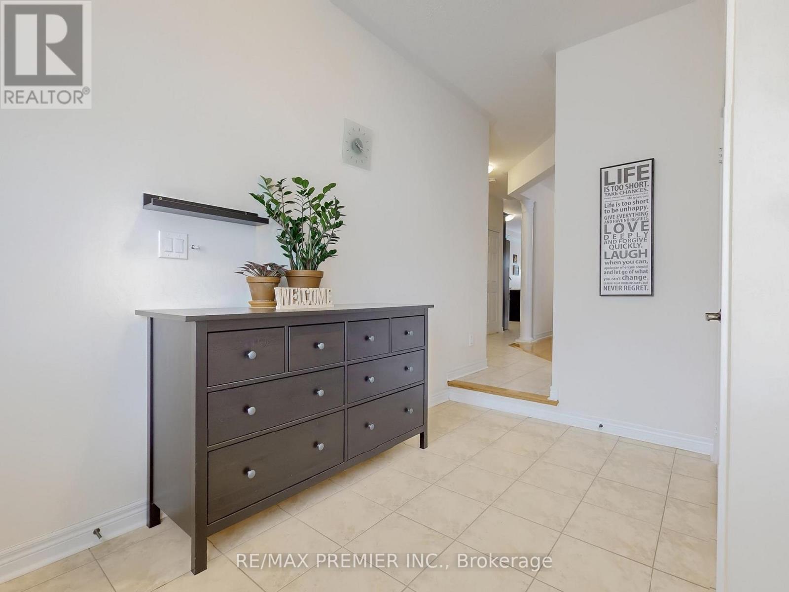 32 Blue Grouse Road, Vaughan, Ontario  L6A 4B9 - Photo 4 - N13019120