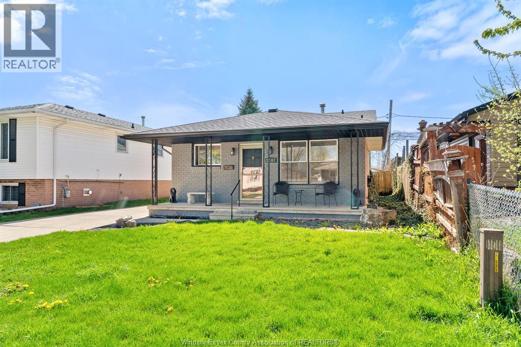 2707 Alexis Road, Windsor, Ontario  N8W 4A1 - Photo 2 - 26008731