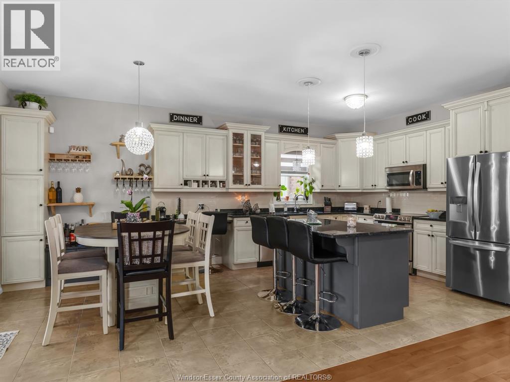 202 Ellison, Leamington, Ontario  N8H 0B2 - Photo 14 - 26008725