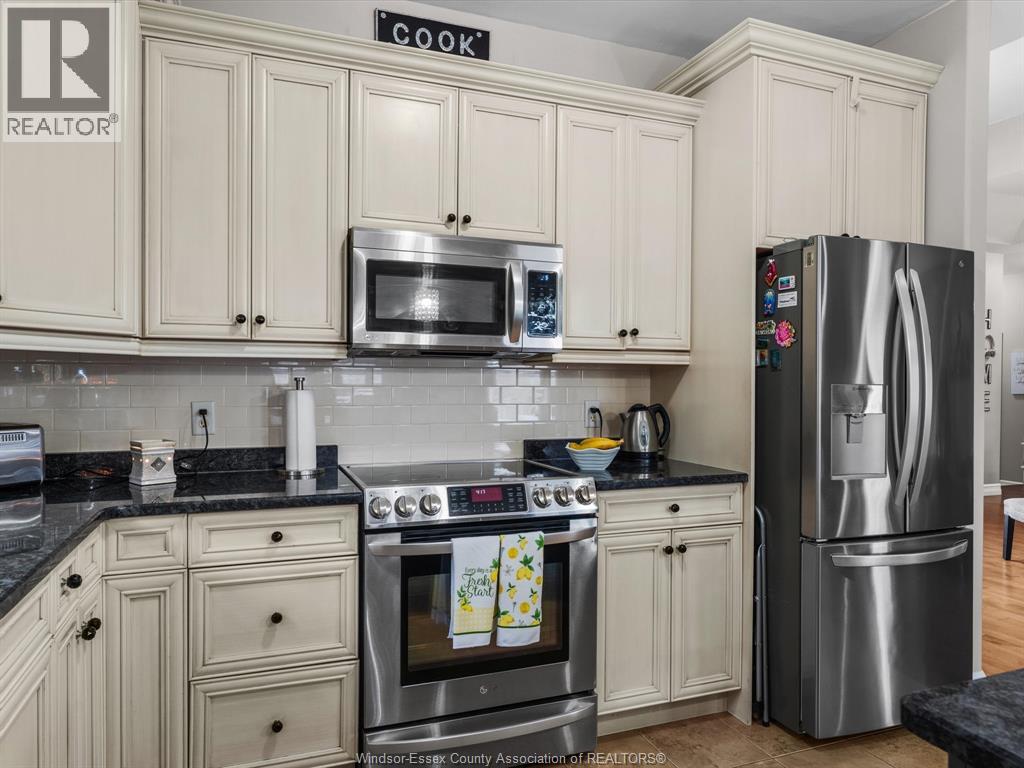 202 Ellison, Leamington, Ontario  N8H 0B2 - Photo 17 - 26008725