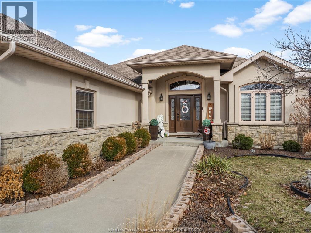 202 Ellison, Leamington, Ontario  N8H 0B2 - Photo 3 - 26008725