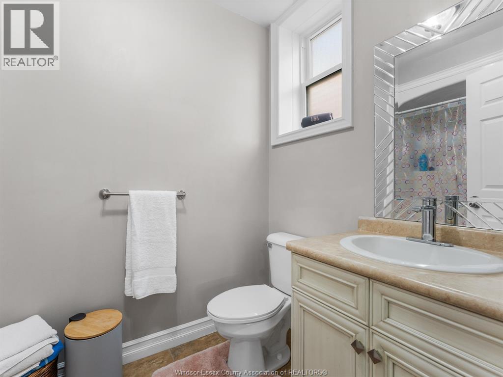 202 Ellison, Leamington, Ontario  N8H 0B2 - Photo 35 - 26008725