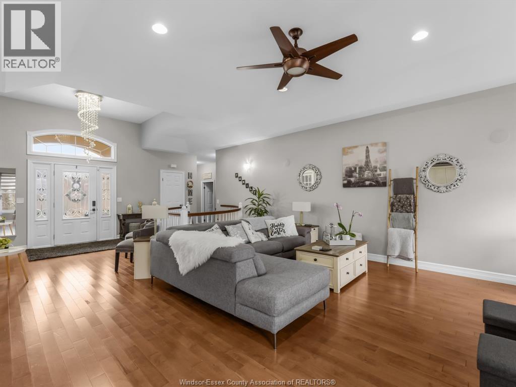 202 Ellison, Leamington, Ontario  N8H 0B2 - Photo 9 - 26008725