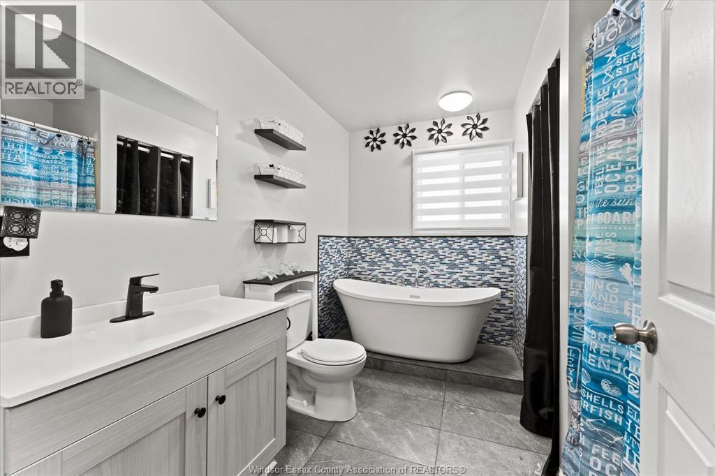 10 Hawthorne, Mcgregor, Ontario  N0R 1J0 - Photo 24 - 26008723