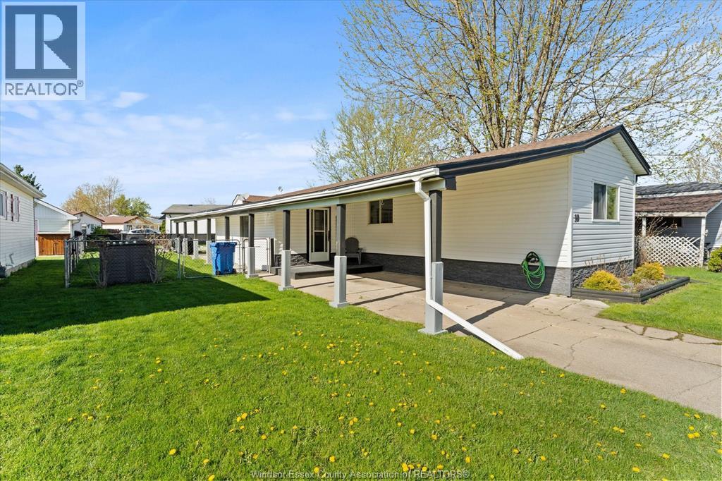 10 Hawthorne, Mcgregor, Ontario  N0R 1J0 - Photo 4 - 26008723