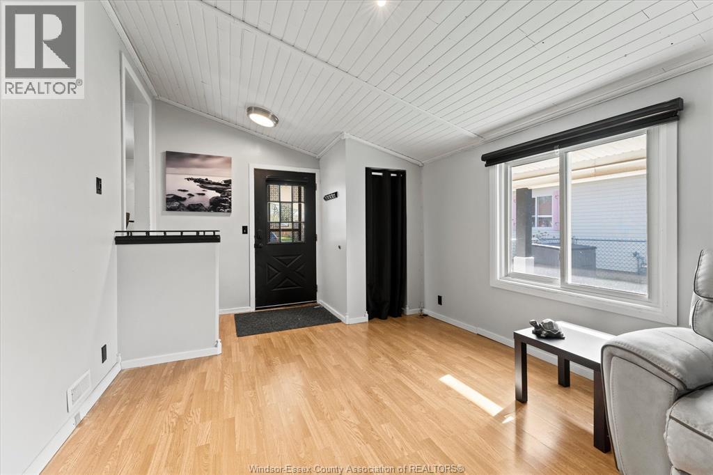 10 Hawthorne, Mcgregor, Ontario  N0R 1J0 - Photo 7 - 26008723